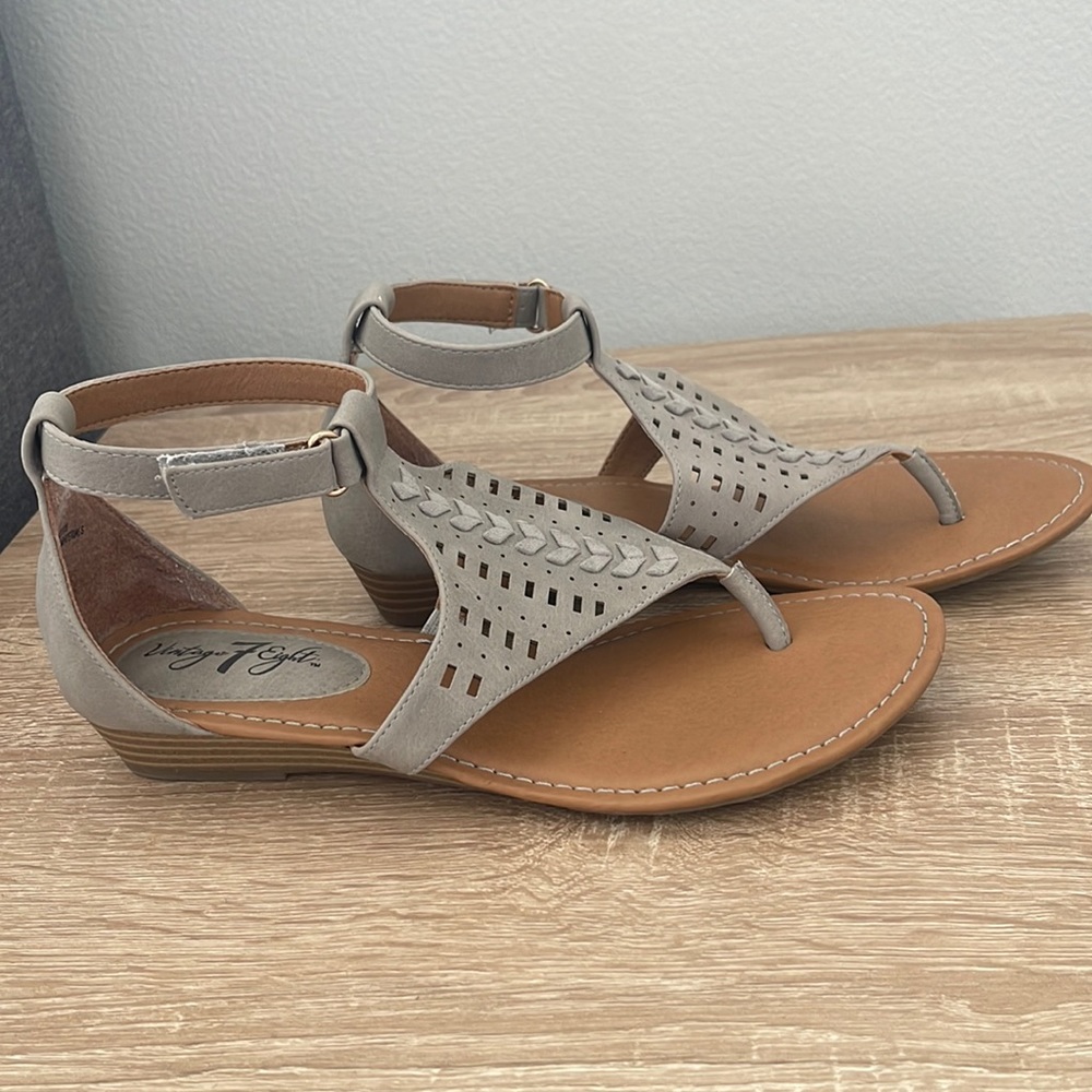Vintage 78 sandals in excellent condition, size 8